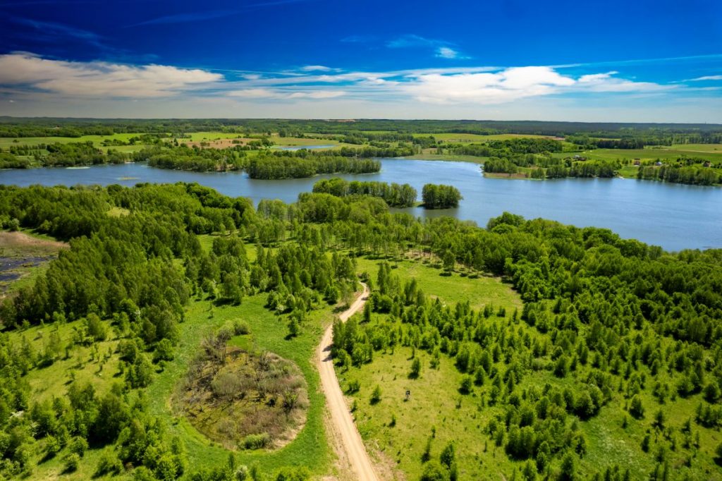 dzialki nad jezioremDadaj